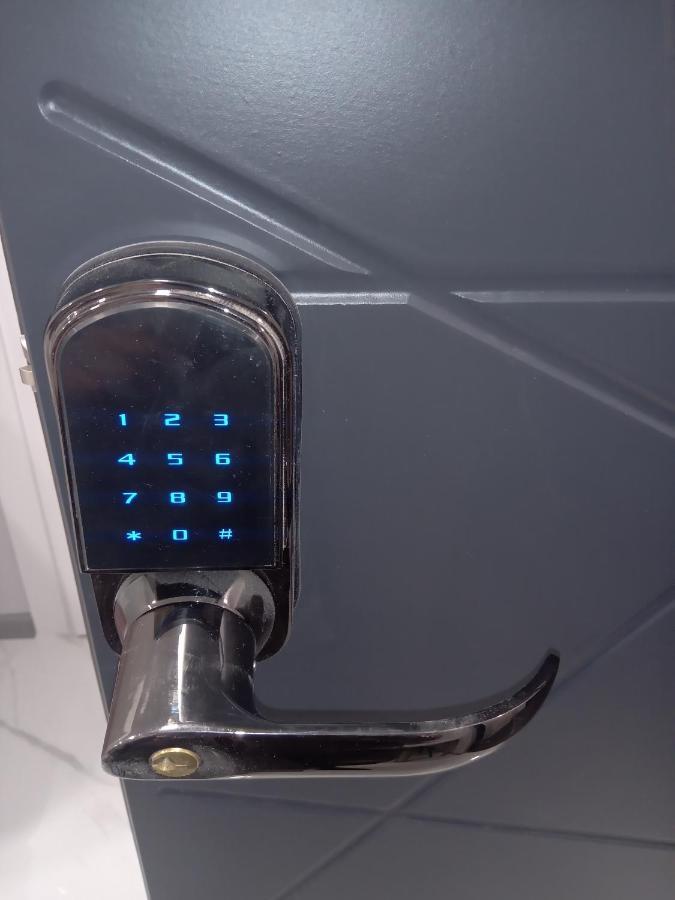 New Apartments Vip 3 リヴィウ エクステリア 写真