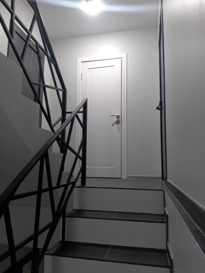 New Apartments Vip 3 リヴィウ エクステリア 写真