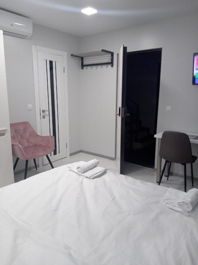 New Apartments Vip 3 リヴィウ エクステリア 写真